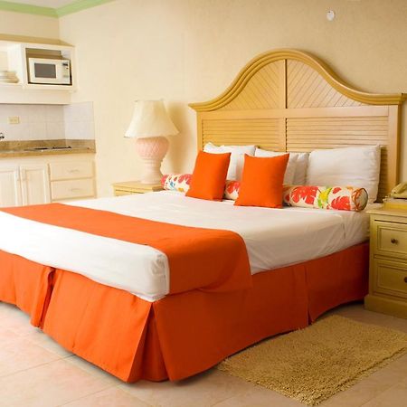 Golden Sands Hotel Christ Church Buitenkant foto