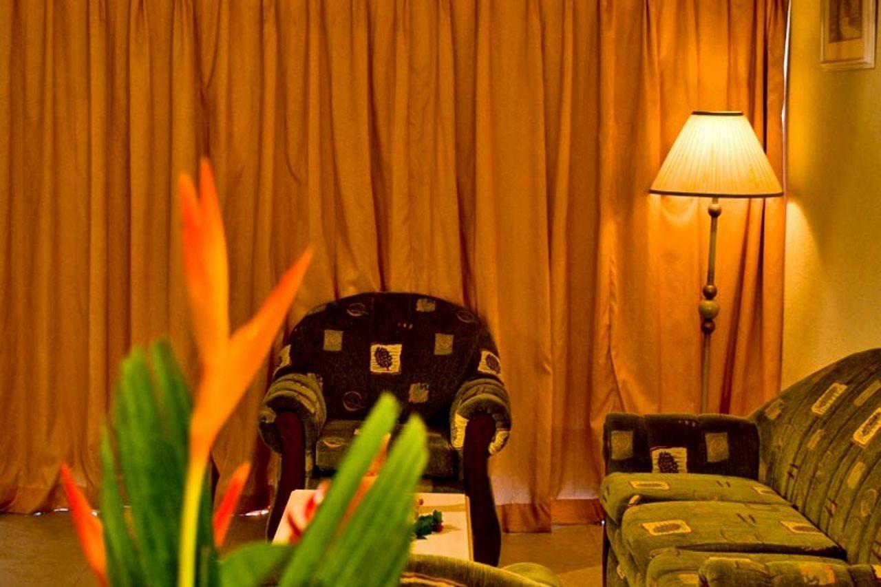 Golden Sands Hotel Christ Church Buitenkant foto