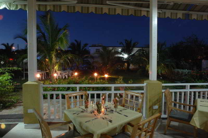 Golden Sands Hotel Christ Church Buitenkant foto