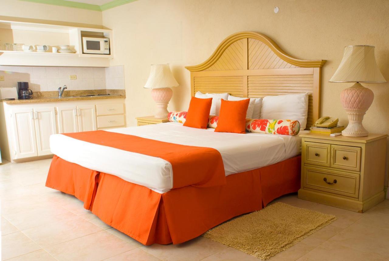 Golden Sands Hotel Christ Church Buitenkant foto